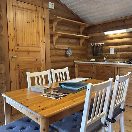 In Mit Terrasse בית נופש